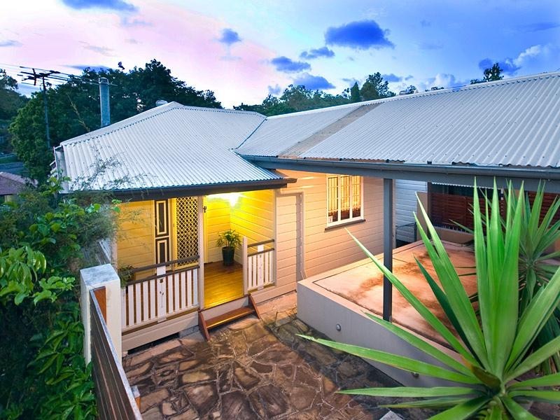 27 Rosalie Street, Bardon QLD 4065