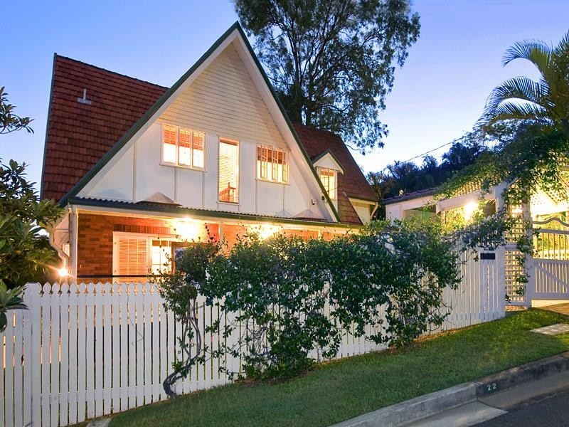 22 Carroll Street, Bardon QLD 4065