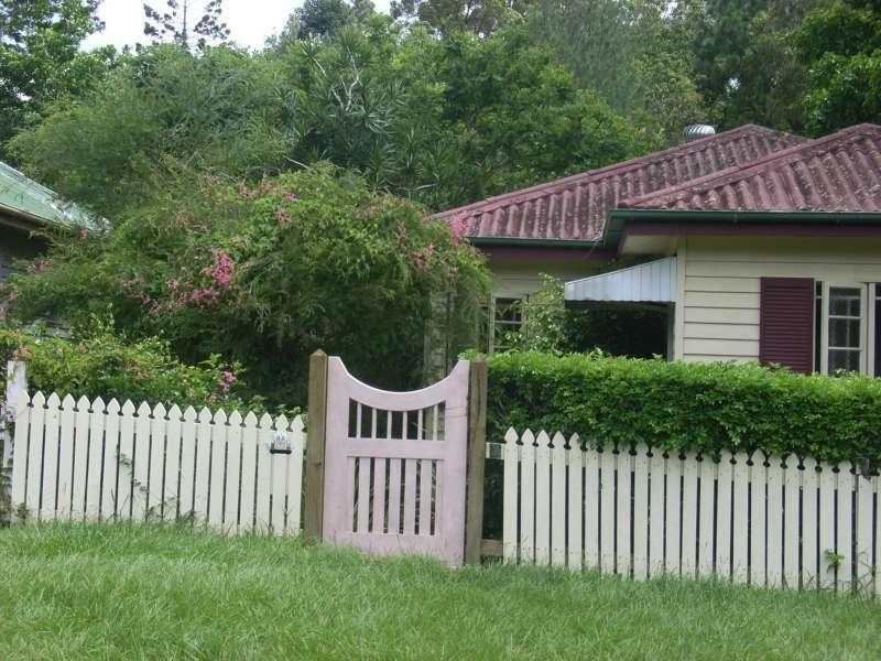 93 Fletcher Parade, Bardon QLD 4065