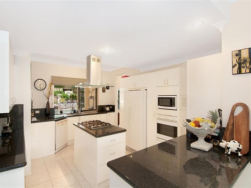 93 Ironbark Road, Chapel Hill QLD 4069