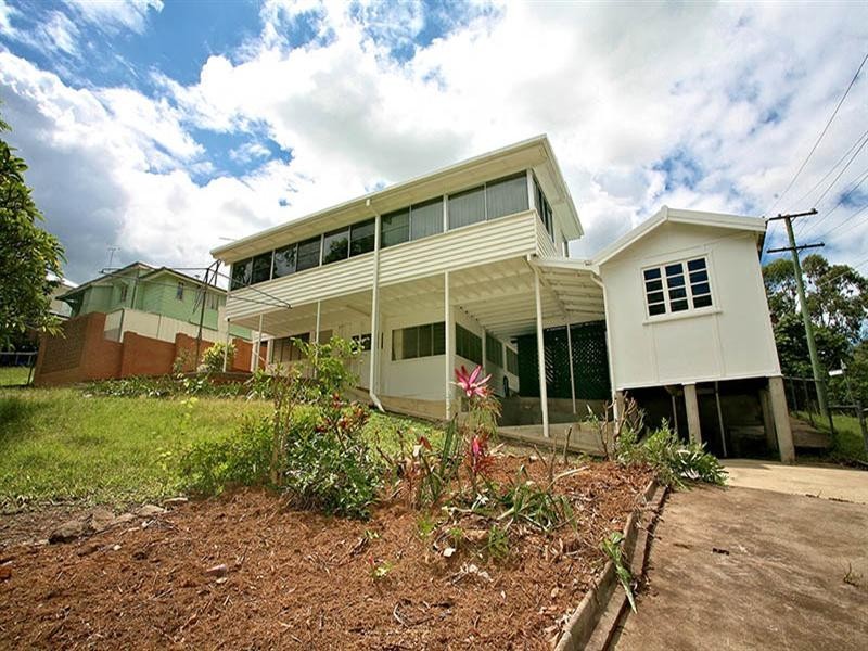 37 Fifth Avenue, Bardon QLD 4065