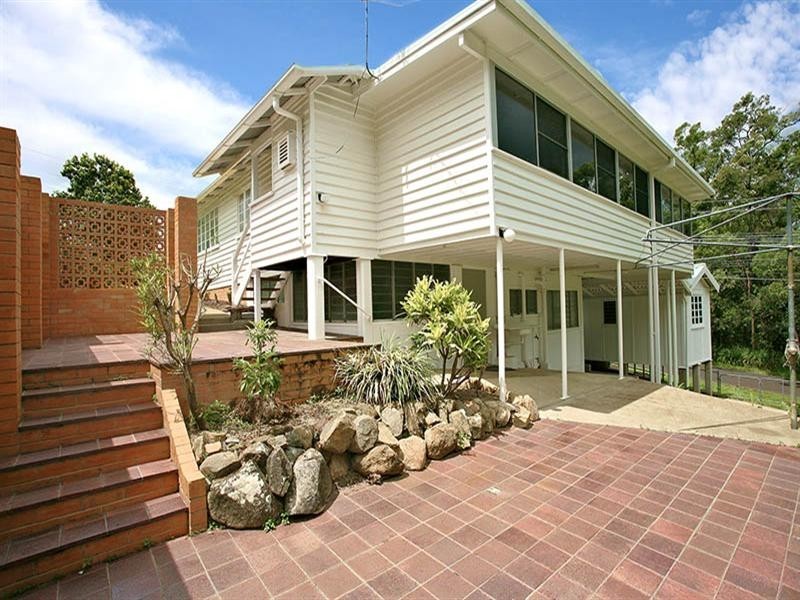 37 Fifth Avenue, Bardon QLD 4065