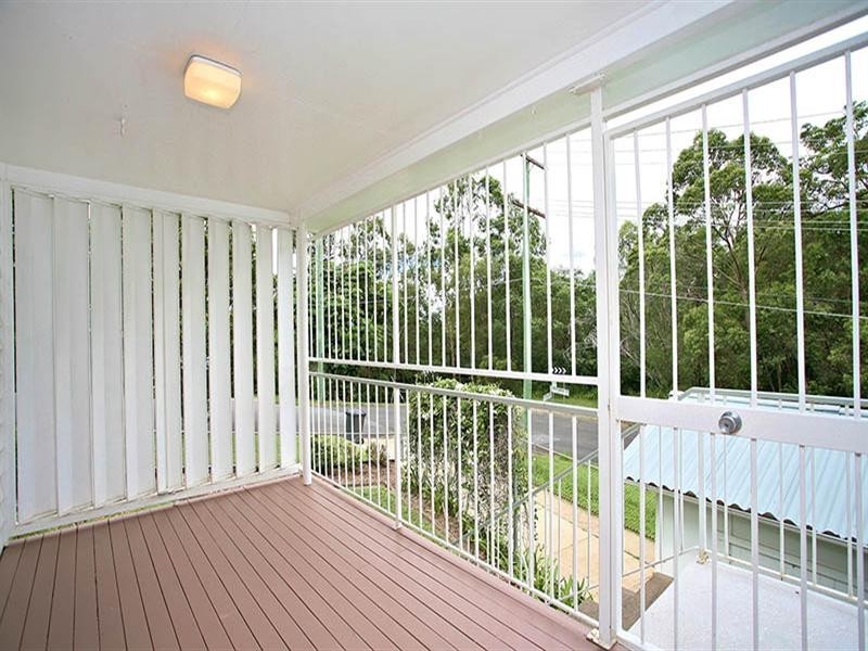 37 Fifth Avenue, Bardon QLD 4065