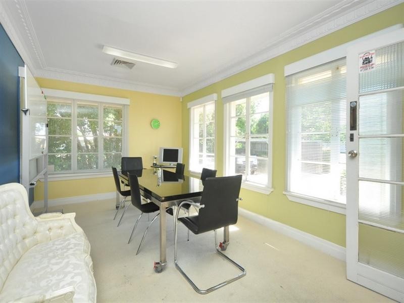 25 Ashgrove Avenue, Ashgrove QLD 4060