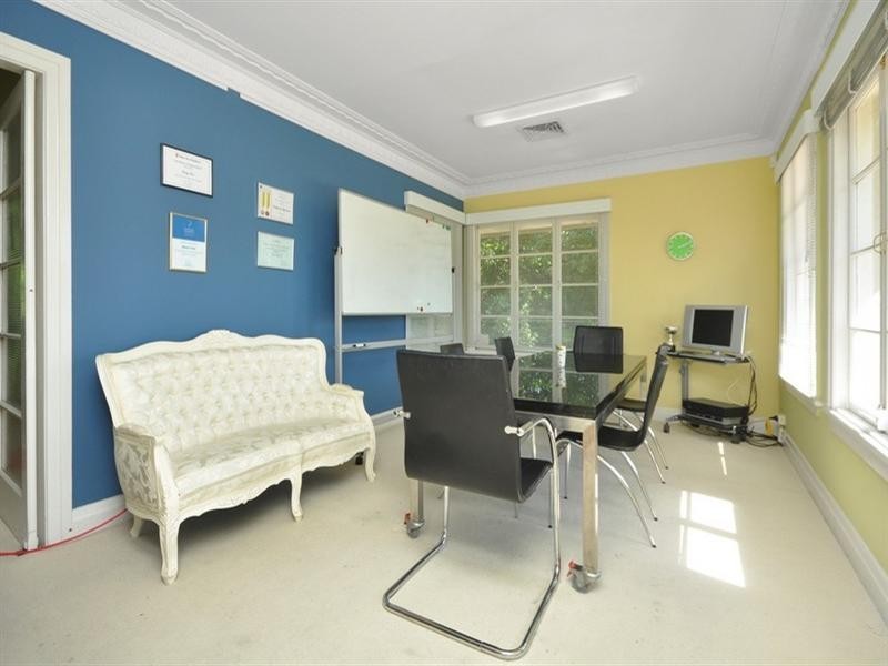 25 Ashgrove Avenue, Ashgrove QLD 4060