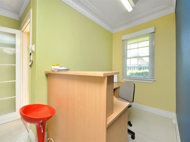 25 Ashgrove Avenue, Ashgrove QLD 4060