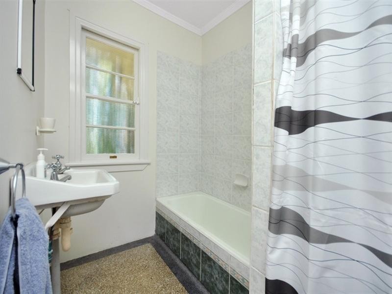 25 Ashgrove Avenue, Ashgrove QLD 4060