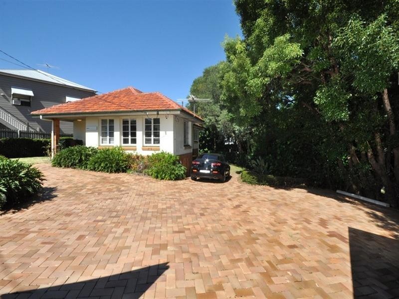 25 Ashgrove Avenue, Ashgrove QLD 4060