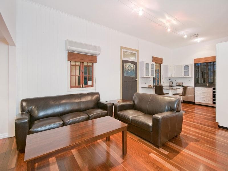 7 Carlyle Street, Red Hill QLD 4059