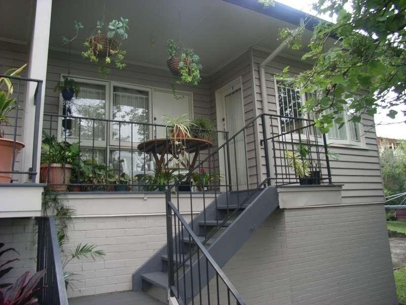 2/203 Wynnum Road, Norman Park QLD 4170