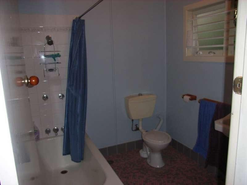 2/203 Wynnum Road, Norman Park QLD 4170