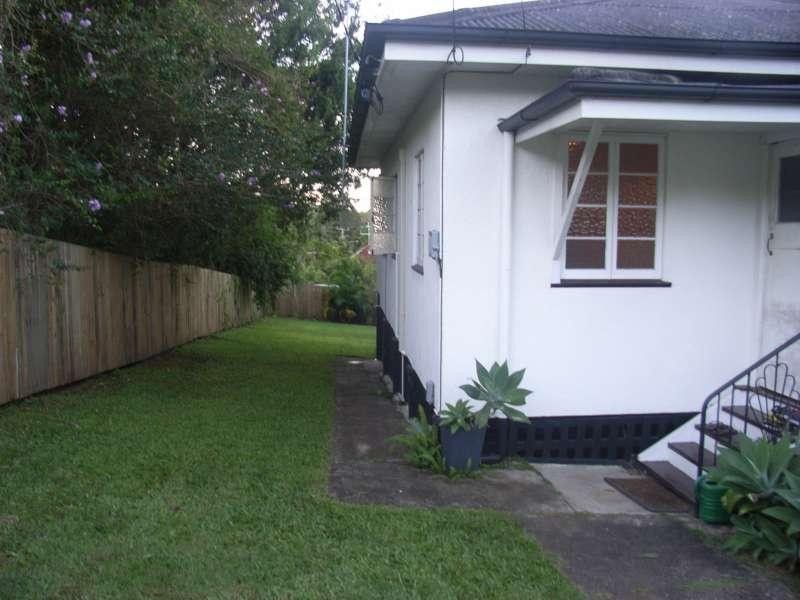 9 Philomene Drive, Ashgrove QLD 4060