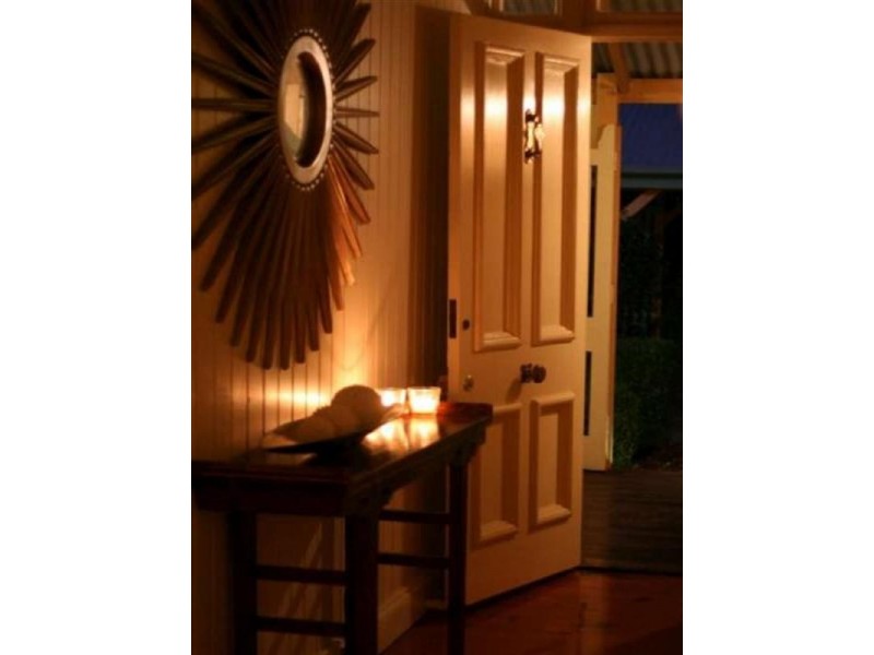 18 Kenwyn Road, Red Hill QLD 4059