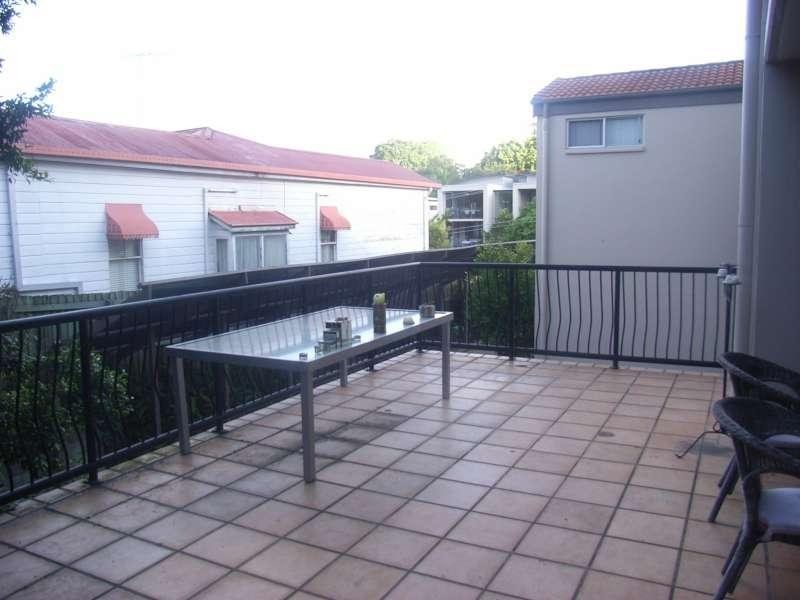 8/179 Baroona Road, Paddington QLD 4064