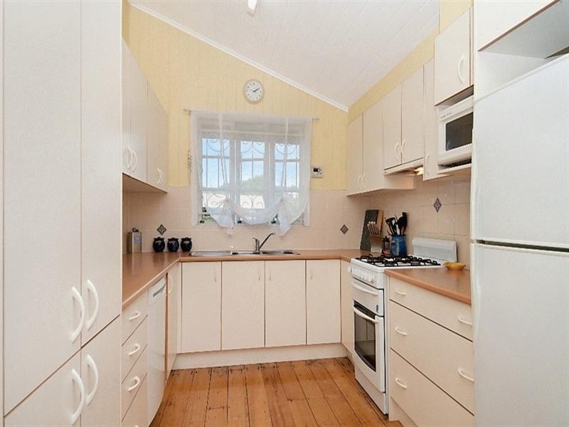 3 Guildford Street, Kelvin Grove QLD 4059