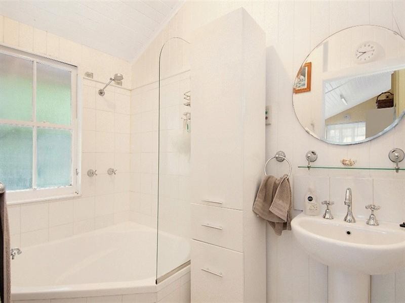 3 Guildford Street, Kelvin Grove QLD 4059