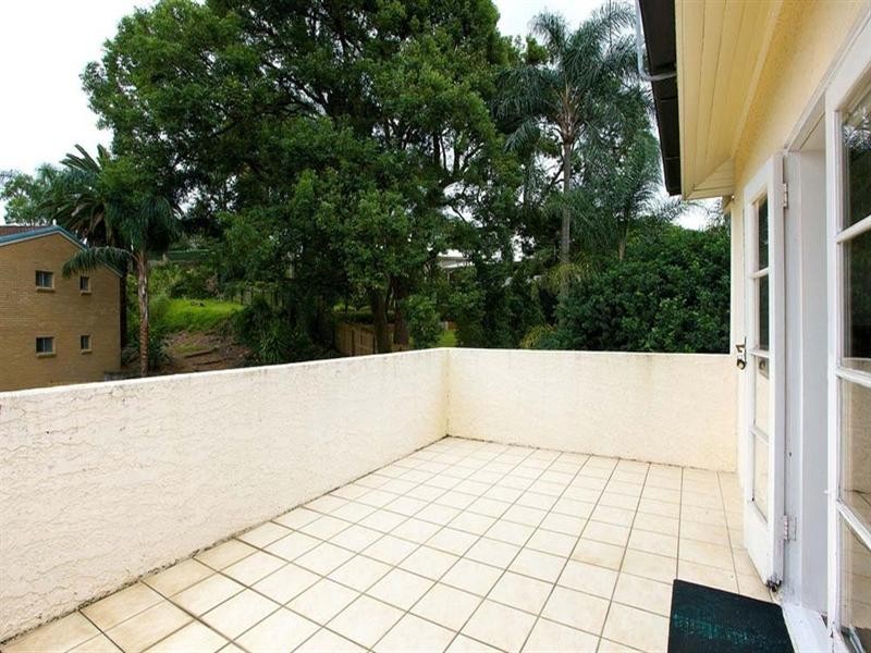 10 Grays Road, Hamilton QLD 4007