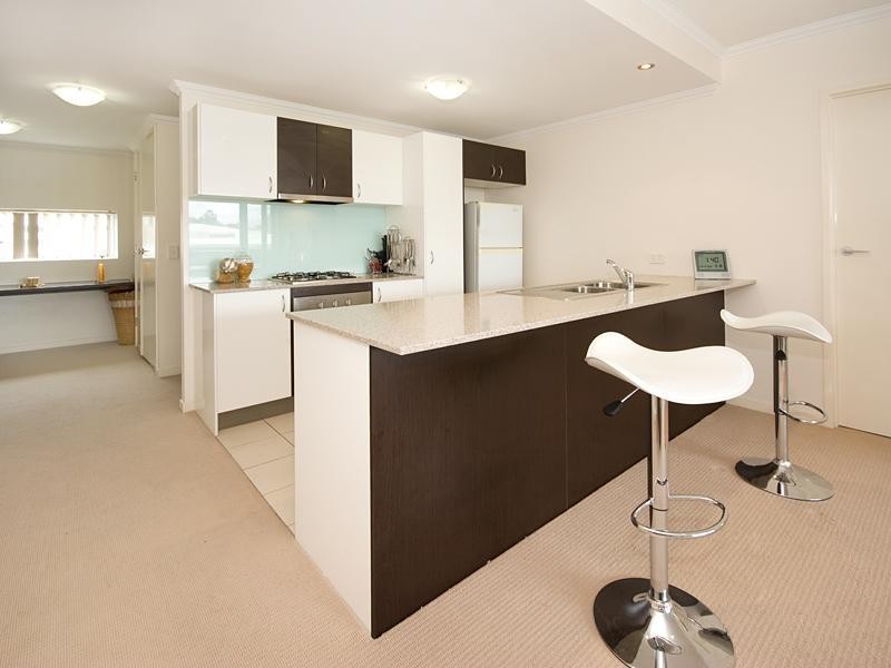 49/95 Clarence Road, Indooroopilly QLD 4068