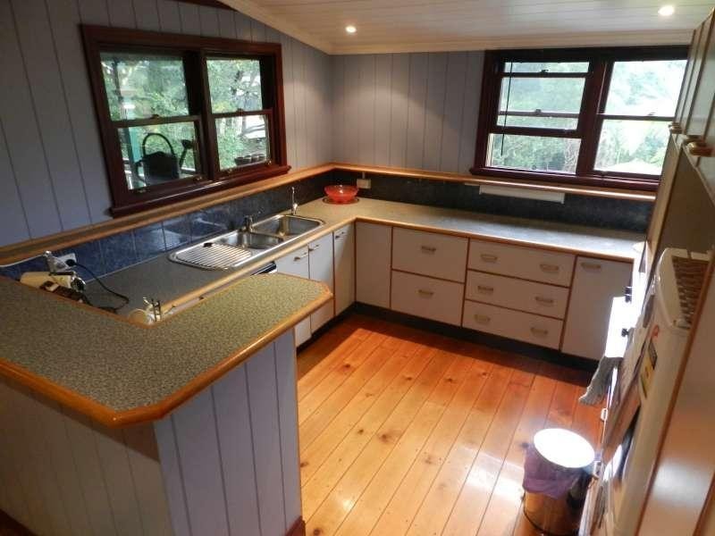 33 Upper Cairns Terrace, Red Hill QLD 4059