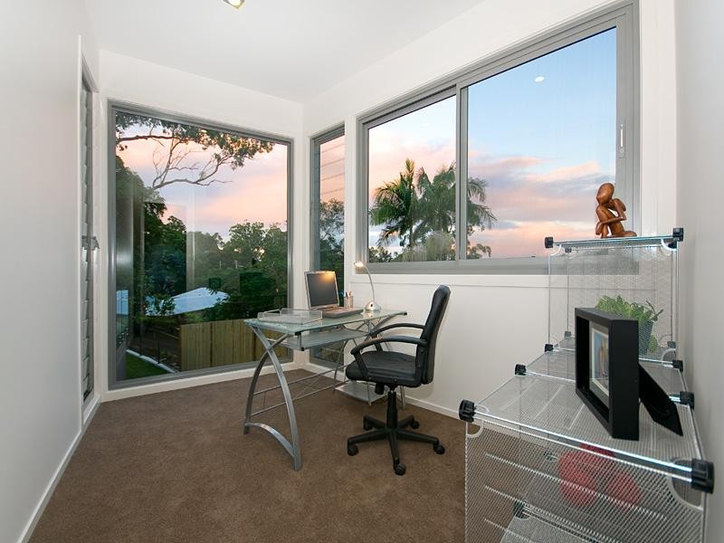 128 Outlook Crescent, Bardon QLD 4065