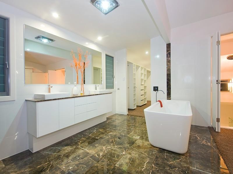 128 Outlook Crescent, Bardon QLD 4065