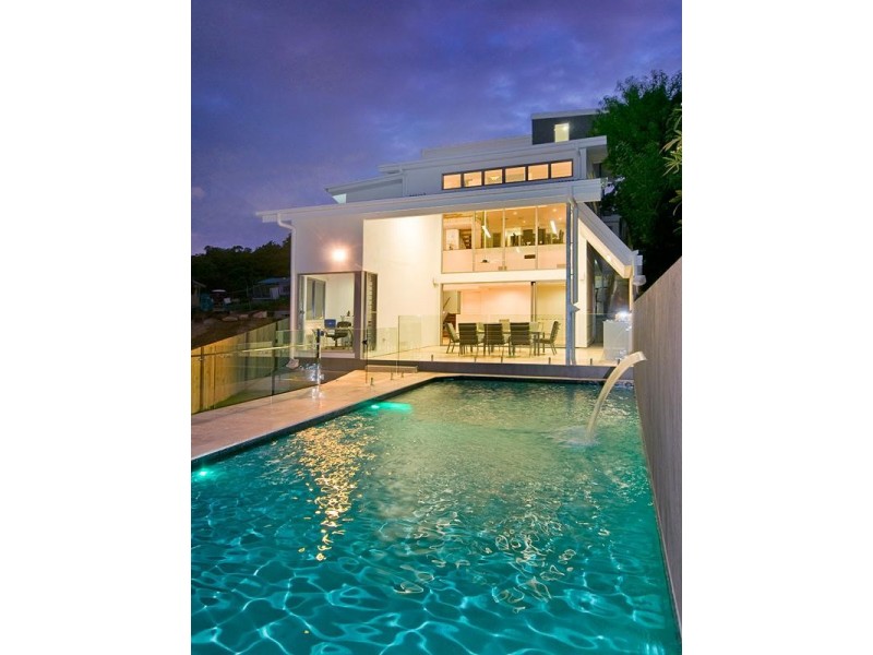 128 Outlook Crescent, Bardon QLD 4065