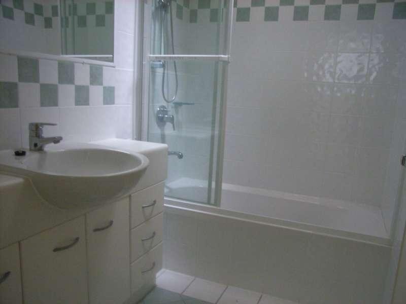 28/360 Simpsons Road, Bardon QLD 4065