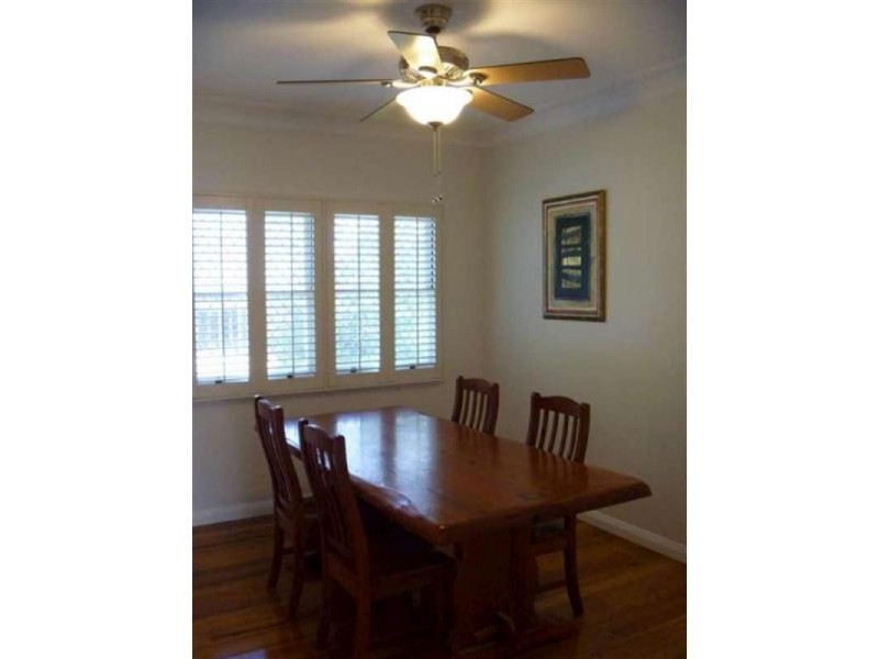 19 Woodstock Road, Toowong QLD 4066