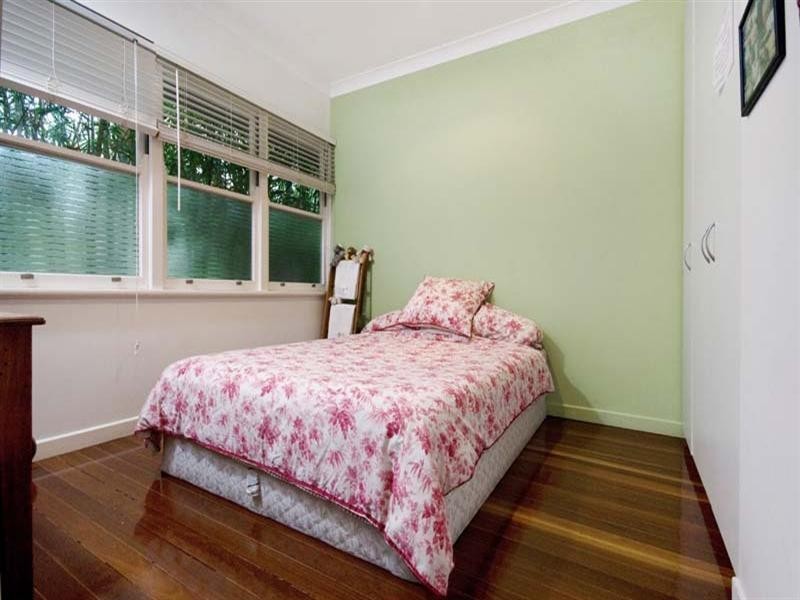 26 Outlook Crescent, Bardon QLD 4065