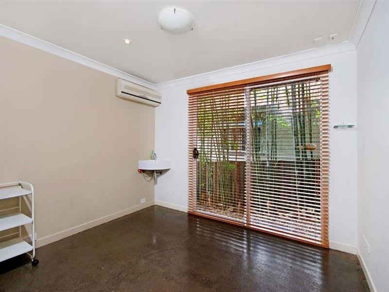 26 Outlook Crescent, Bardon QLD 4065