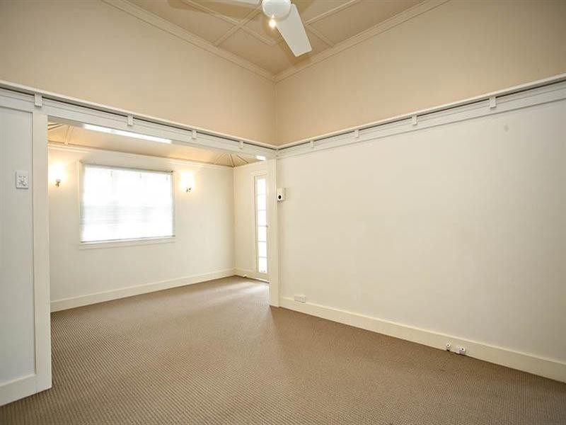 37 Fifth Avenue, Bardon QLD 4065