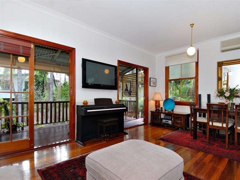 23 Dover Street, Red Hill QLD 4059