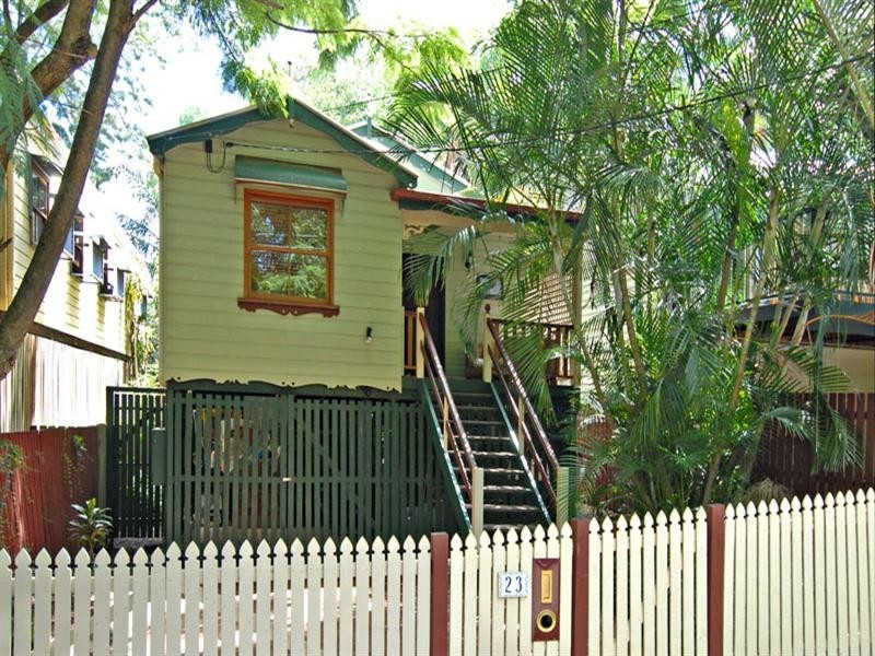23 Dover Street, Red Hill QLD 4059