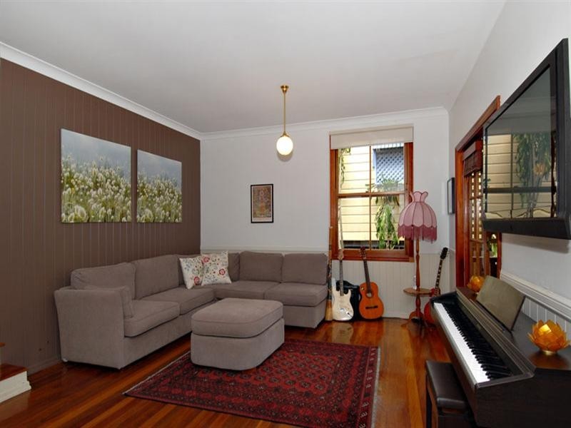 23 Dover Street, Red Hill QLD 4059