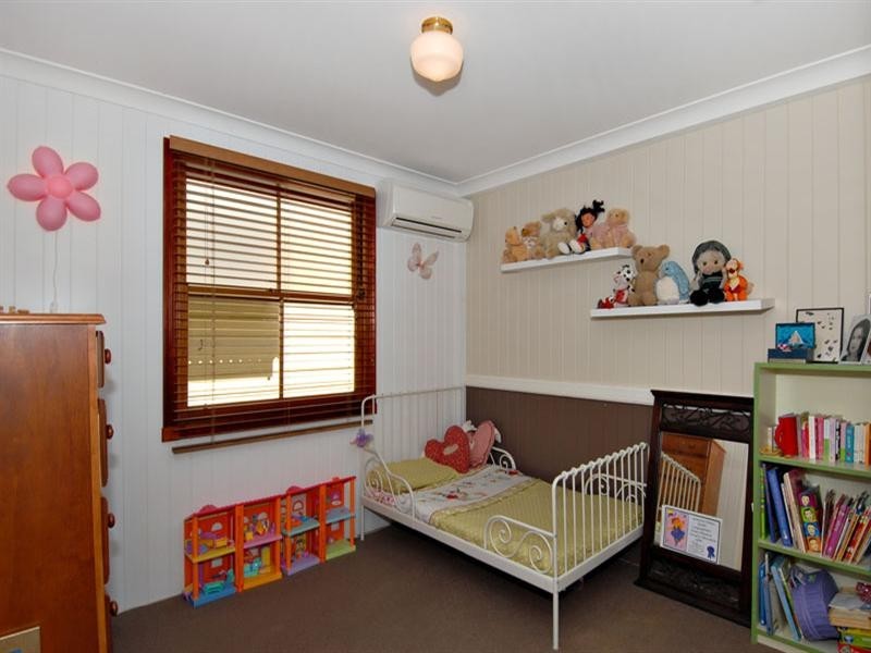 23 Dover Street, Red Hill QLD 4059