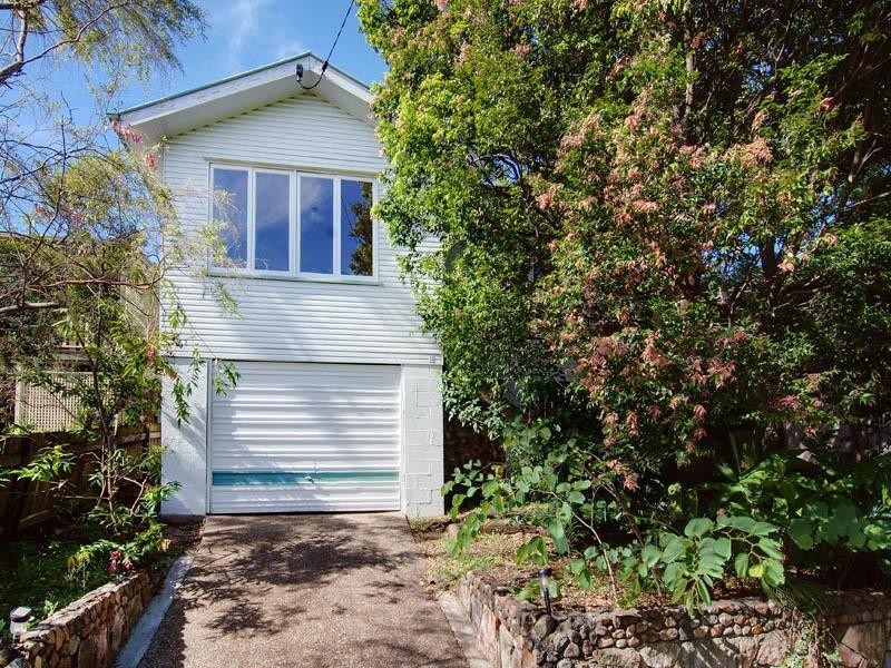 16 Sixth Avenue, Windsor QLD 4030