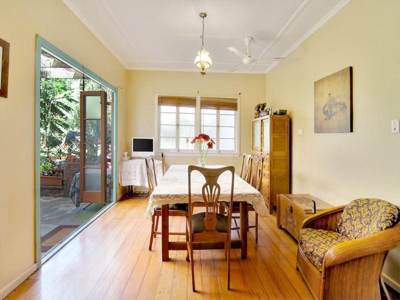 16 Sixth Avenue, Windsor QLD 4030