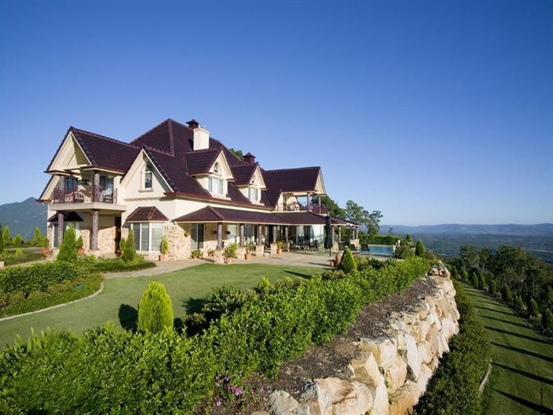 753 Clear Mountain Road, Clear Mountain QLD 4500