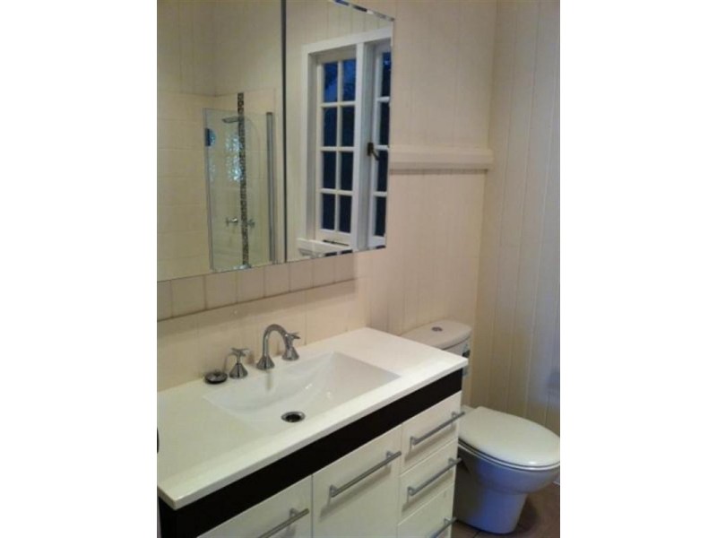 25 Leslie Street, Bardon QLD 4065