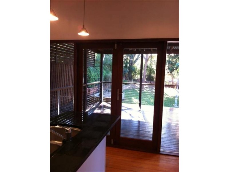 25 Leslie Street, Bardon QLD 4065