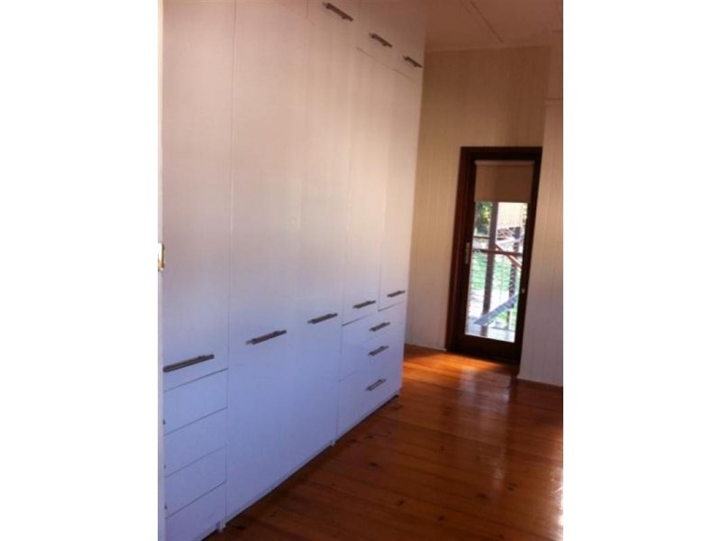 25 Leslie Street, Bardon QLD 4065