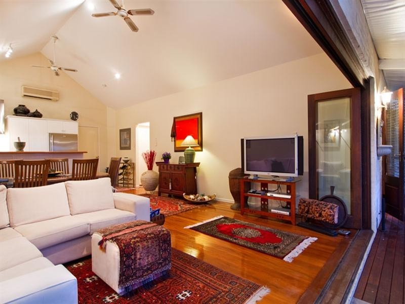 81 Lewin Street, Bardon QLD 4065