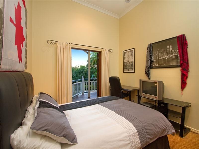 81 Lewin Street, Bardon QLD 4065