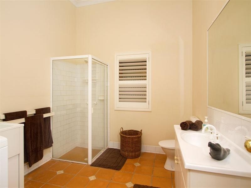 81 Lewin Street, Bardon QLD 4065