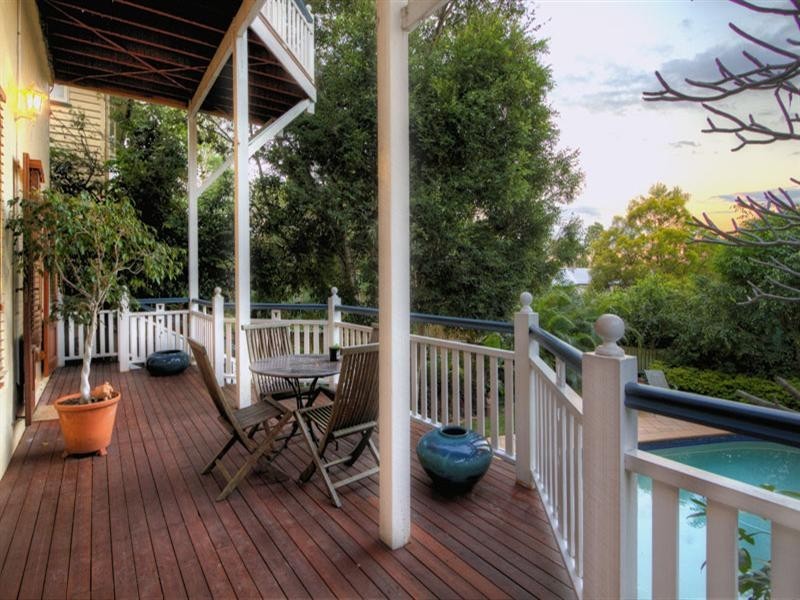 81 Lewin Street, Bardon QLD 4065