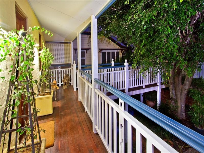 81 Lewin Street, Bardon QLD 4065