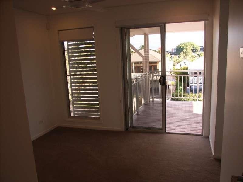 30 Charteris Street, Red Hill QLD 4059