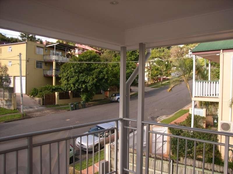 90 Cairns Terrace, Red Hill QLD 4059