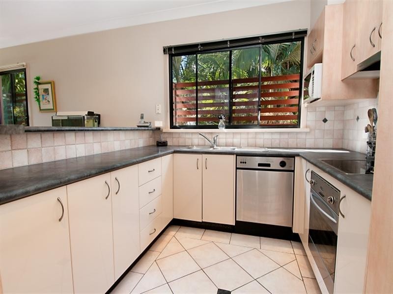 4/33 Simpsons Road, Bardon QLD 4065