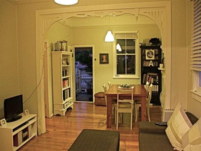 18 Sackville Street, Milton QLD 4064